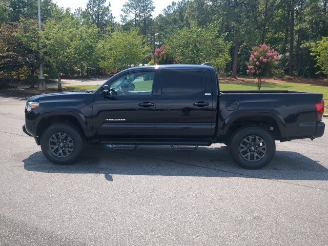 Used 2023 Toyota Tacoma SR5 w/ Technology Package AWD/4WD image 7