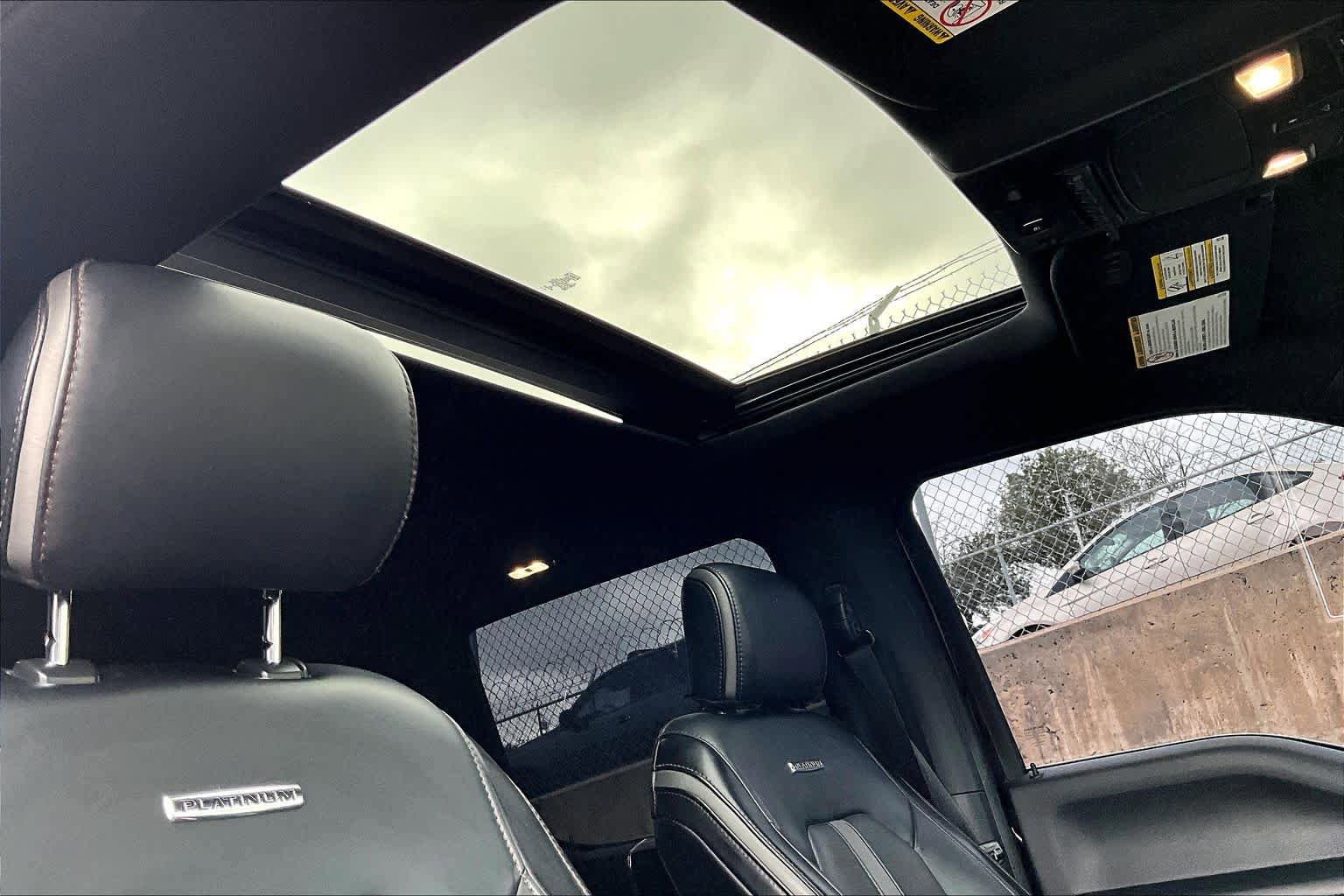 Certified 2019 Ford F350 Platinum w/ Platinum Ultimate Package AWD/4WD image 14