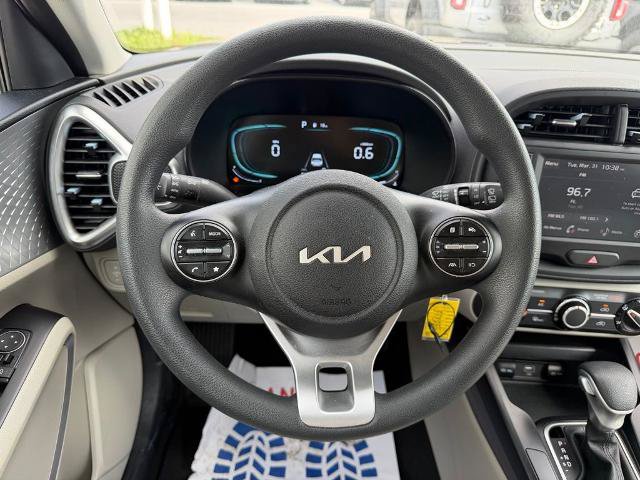 Used 2025 Kia Soul LX FWD image 15
