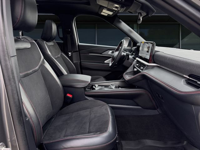 Certified 2025 Ford Explorer ST AWD/4WD image 15