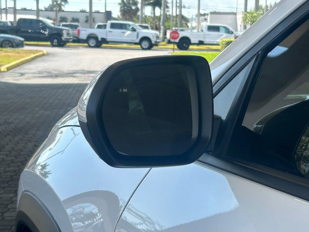 Used 2025 Chevrolet Equinox LT image 16