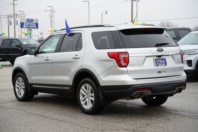 Certified 2018 Ford Explorer XLT w/ Equipment Group 201A image 3
