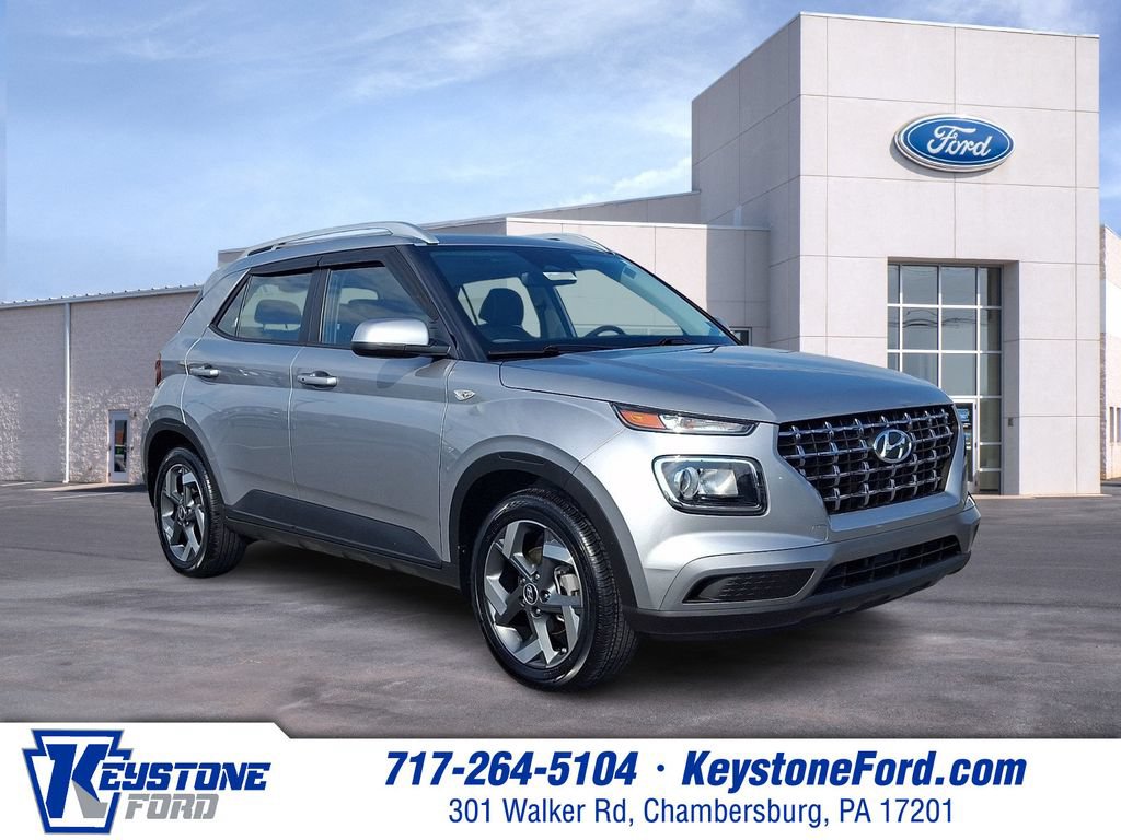 Used 2024 Hyundai Venue SEL FWD image 1