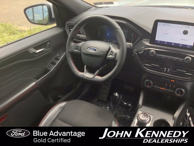 Certified 2025 Ford Escape ST-Line Select AWD/4WD image 17