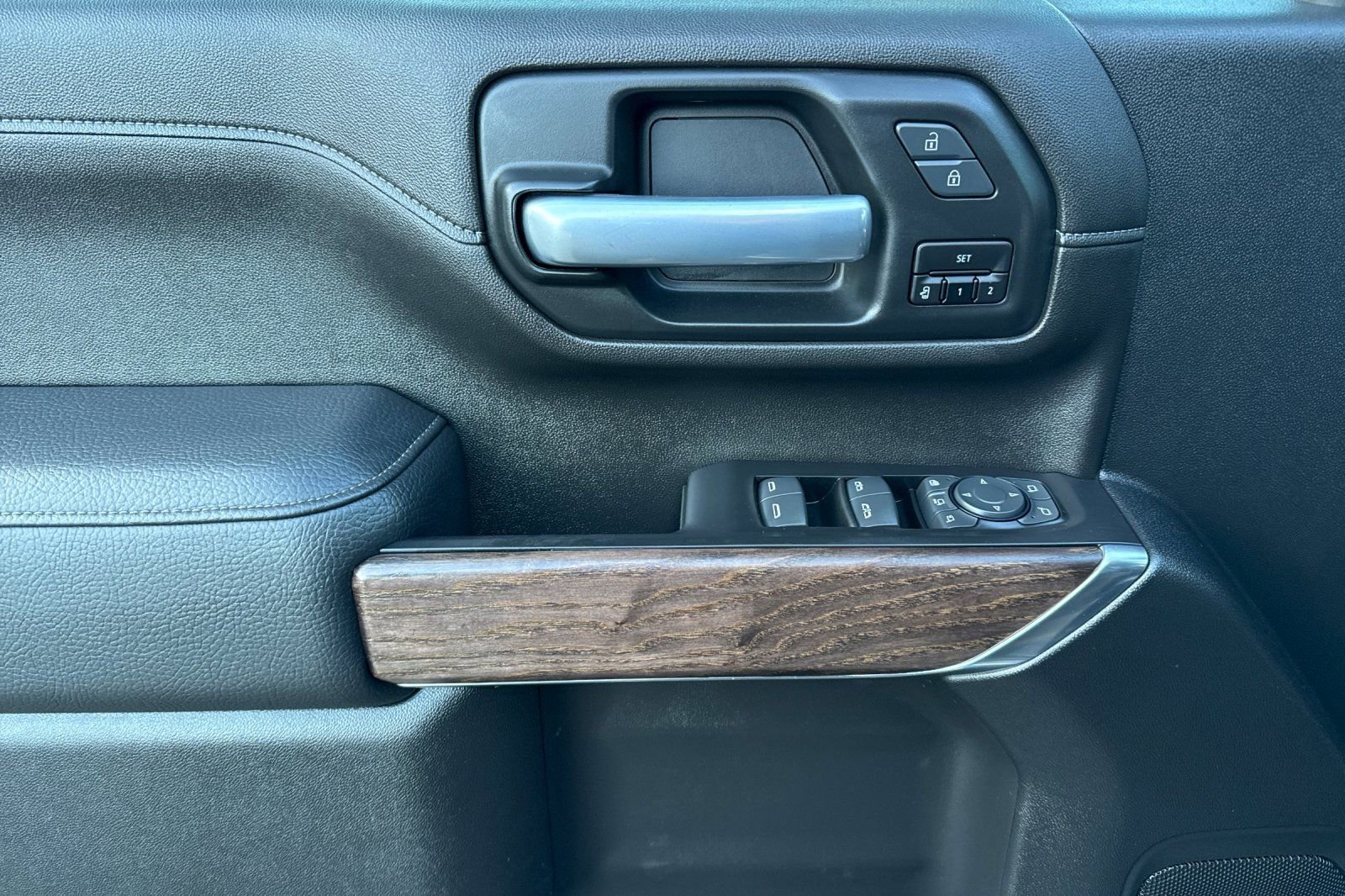 Used 2020 GMC Sierra 2500 Denali w/ Denali Ultimate Package image 12