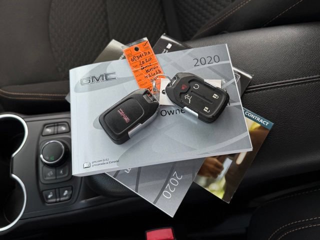 Used 2020 GMC Terrain SLE w/ Driver Convenience Package FWD image 4