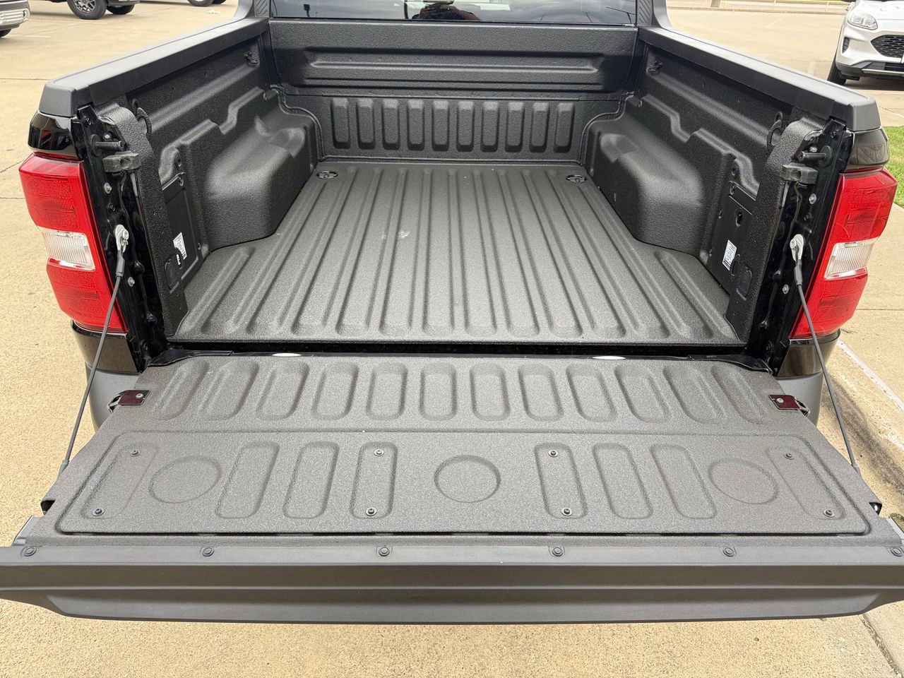 Certified 2025 Ford Maverick XLT FWD image 26