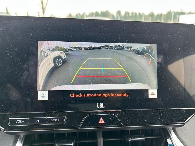 Used 2023 Toyota Venza XLE image 28