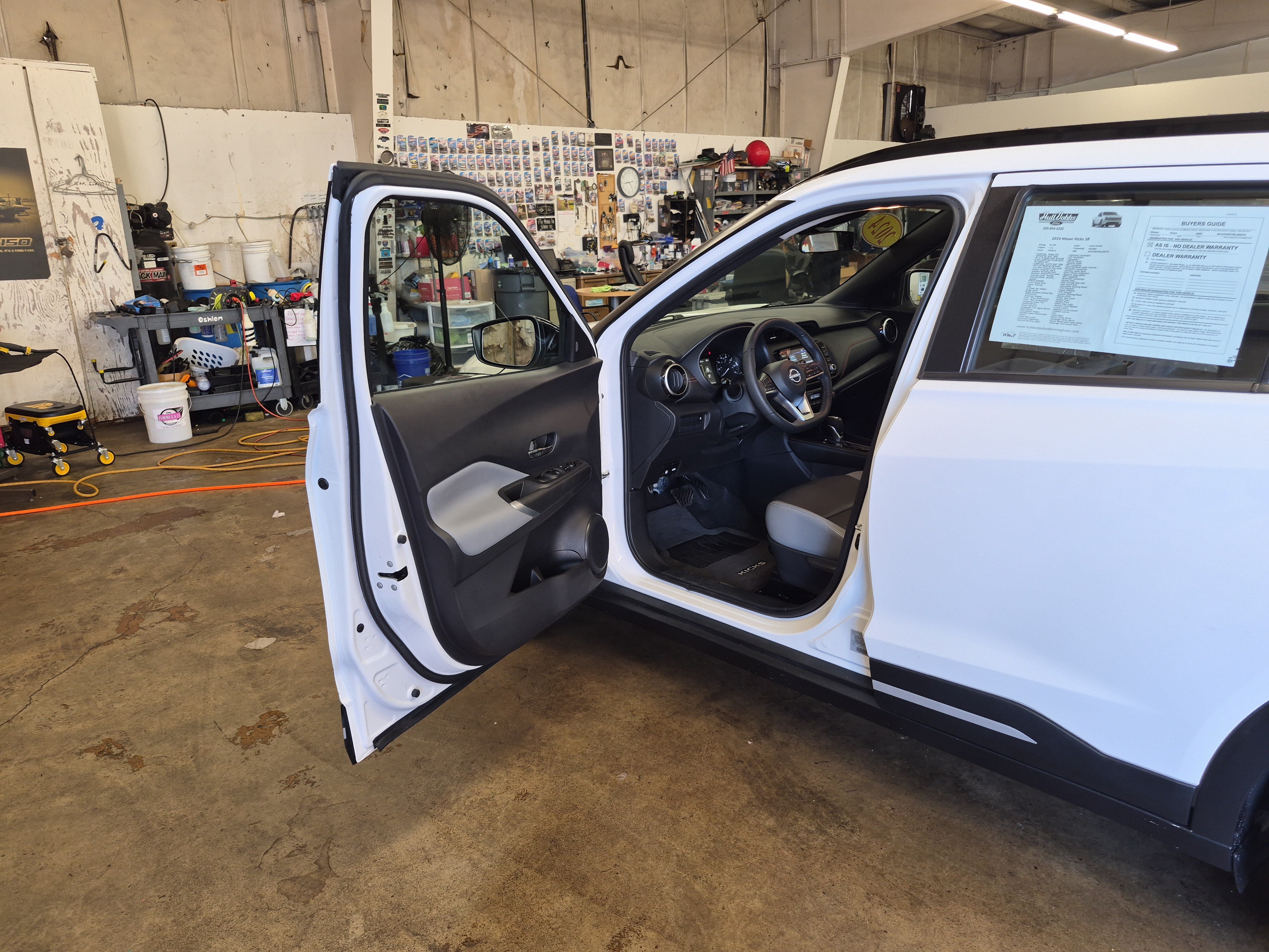 Used 2024 Nissan Kicks SR w/ SR Premium Package FWD image 8
