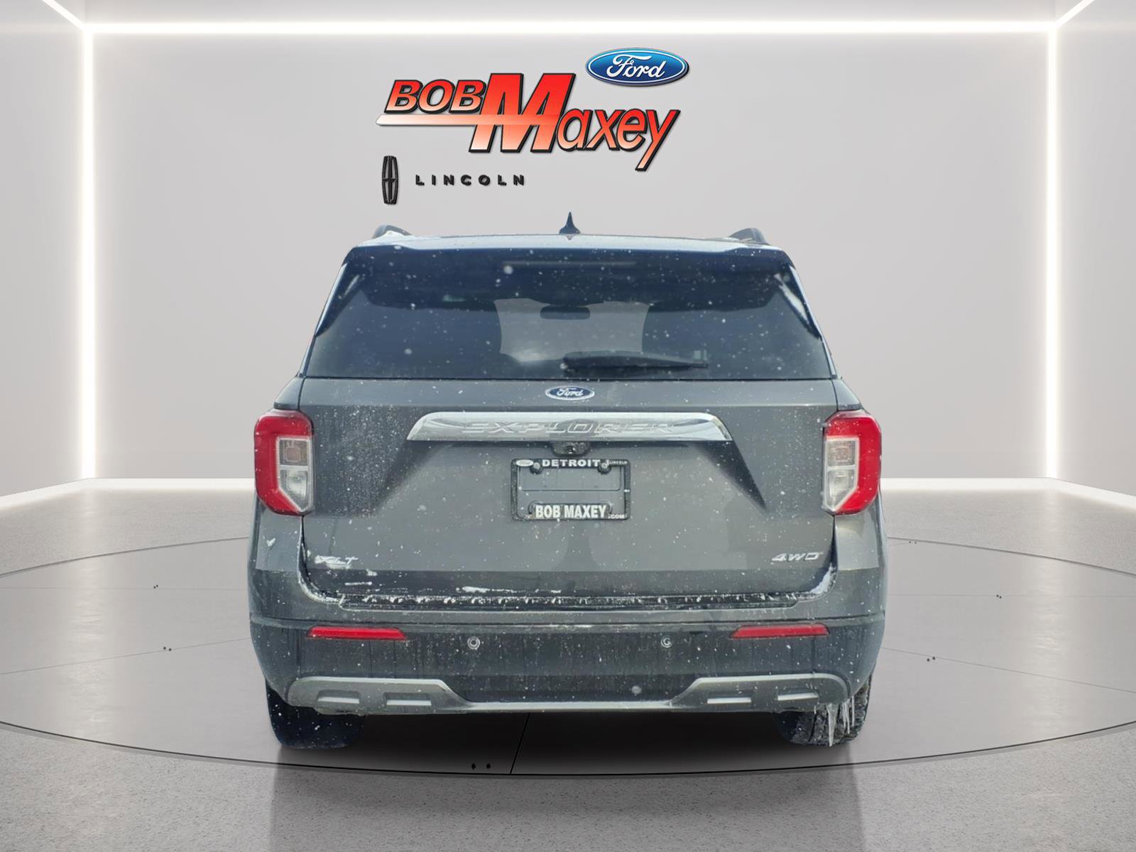 Certified 2023 Ford Explorer XLT w/ Equipment Group 202A image 3