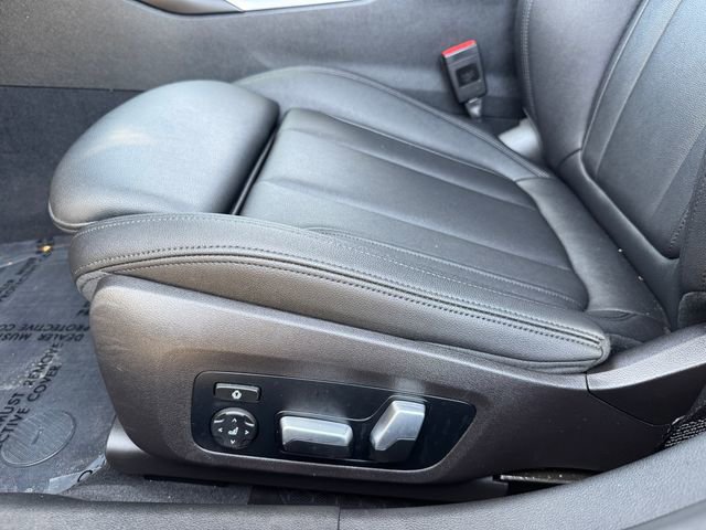 Used 2021 BMW 330i xDrive Sedan w/ M Sport Package image 15