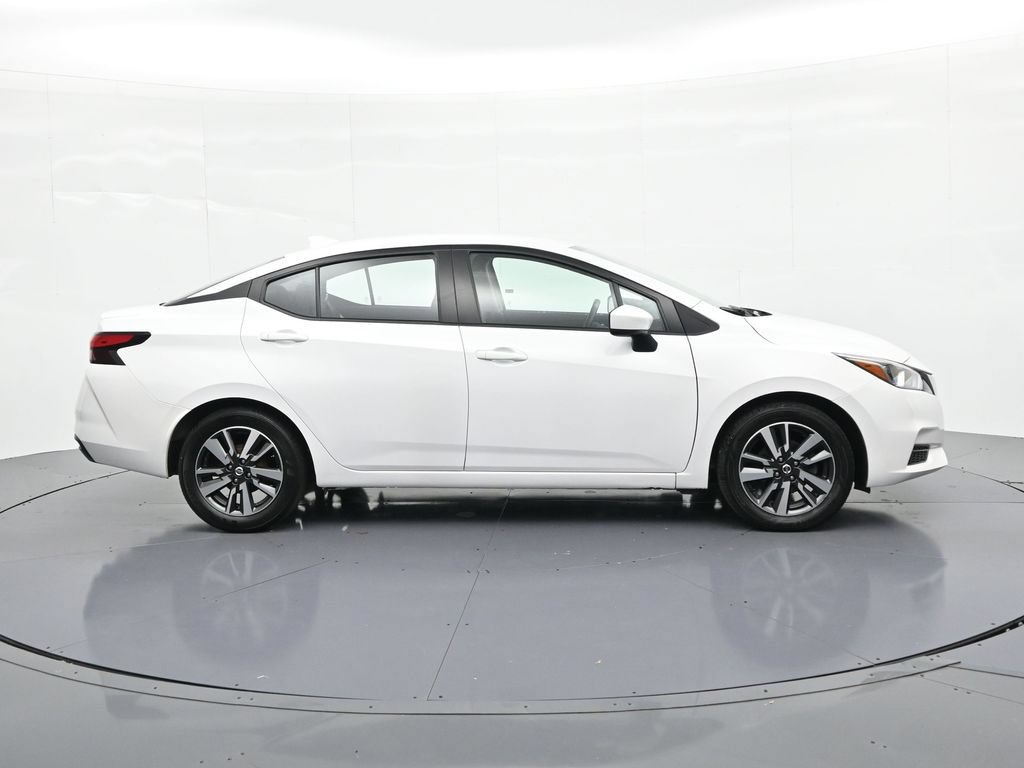 Used 2022 Nissan Versa SV FWD image 5
