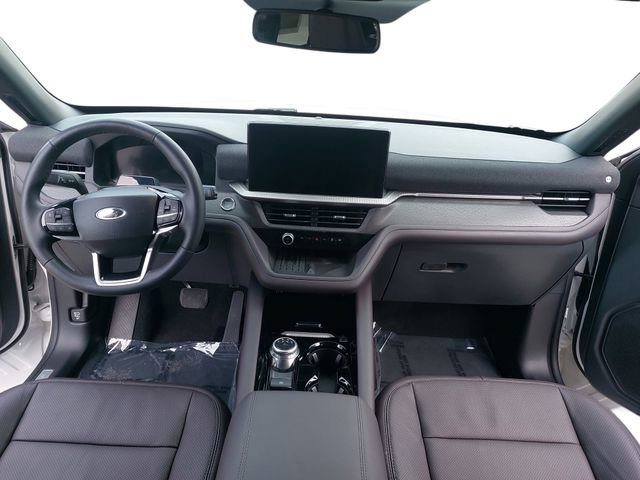 Certified 2025 Ford Explorer Platinum w/ Ultimate Package image 9