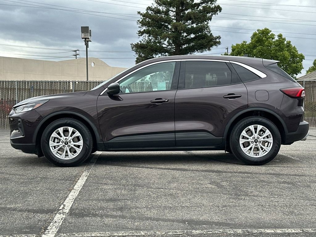 Certified 2023 Ford Escape Active FWD image 2