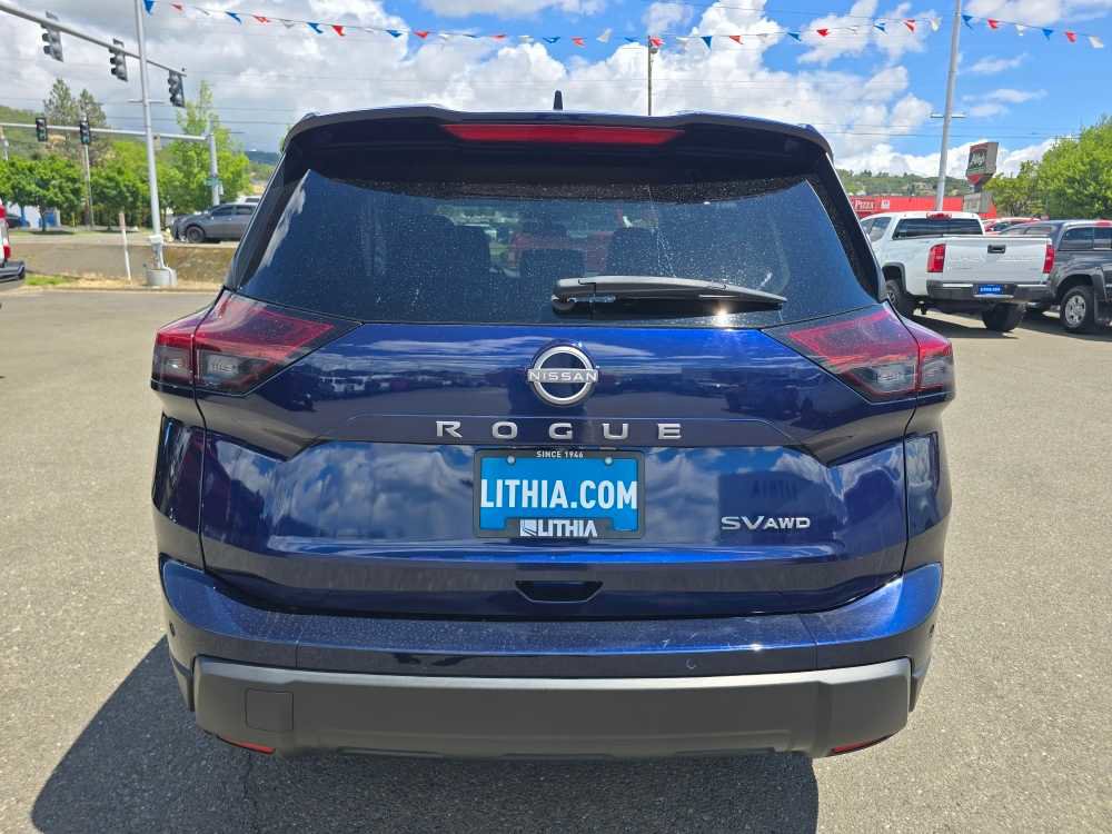 Used 2024 Nissan Rogue SV AWD/4WD image 4