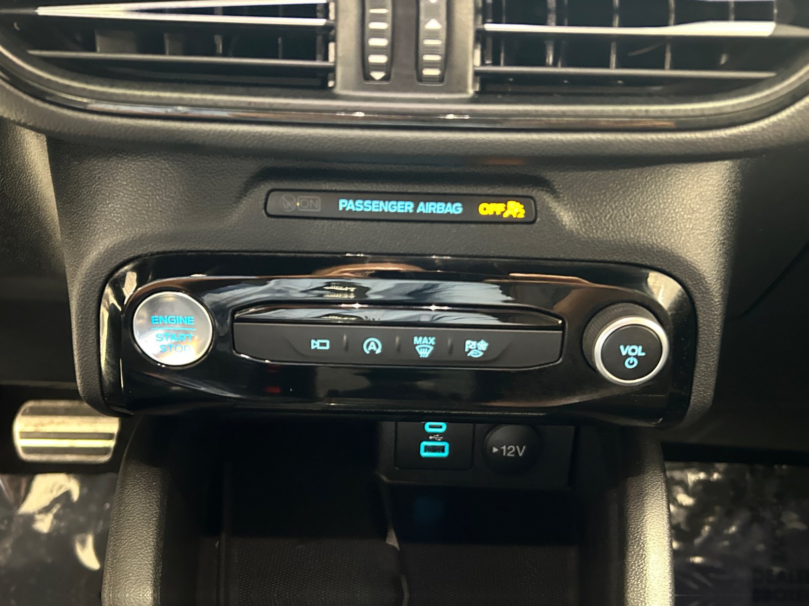 Certified 2023 Ford Escape ST-Line Select w/ Tech Pack #2 AWD/4WD image 16