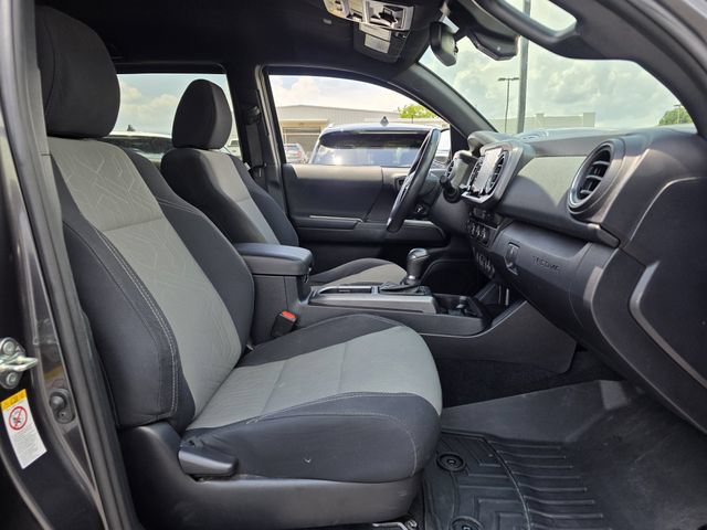 Used 2020 Toyota Tacoma TRD Off-Road w/ Advanced Technology Package AWD/4WD image 26