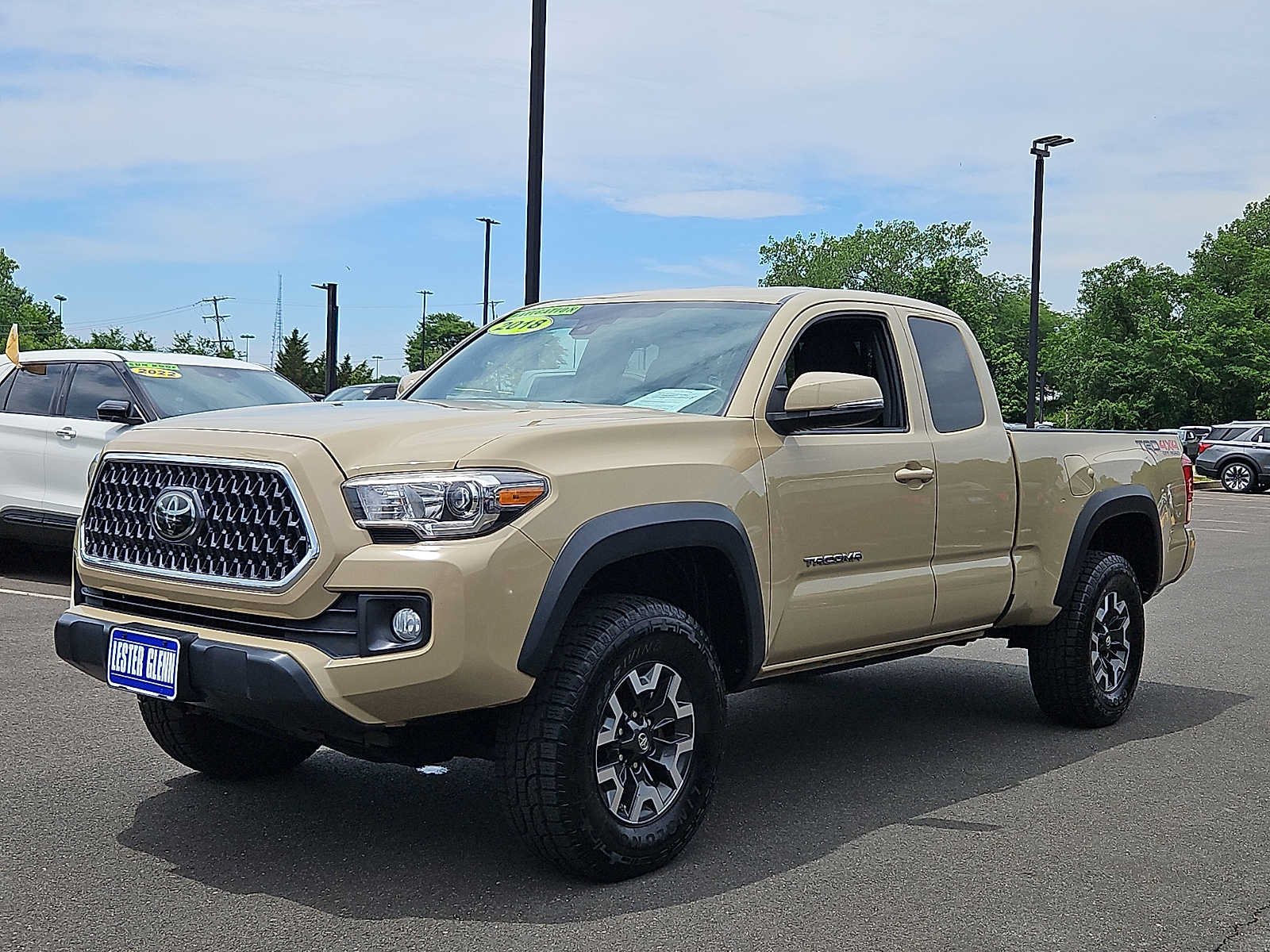 Used 2018 Toyota Tacoma TRD Off-Road w/ Technology Package AWD/4WD image 3