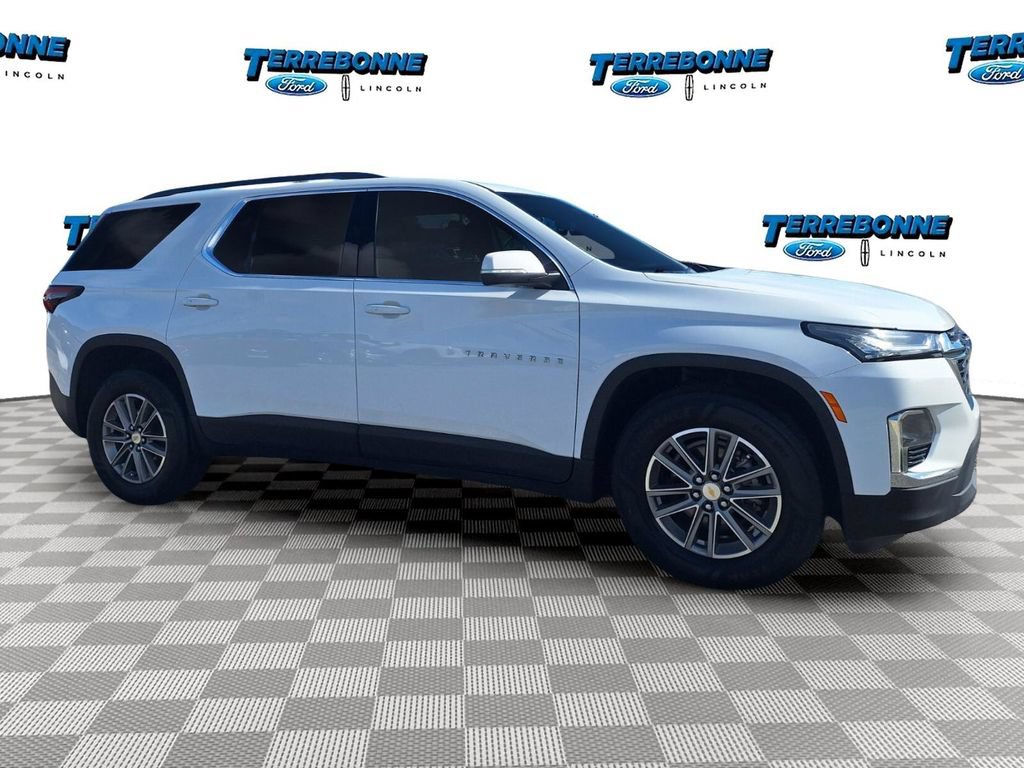 Used 2023 Chevrolet Traverse LT FWD image 3