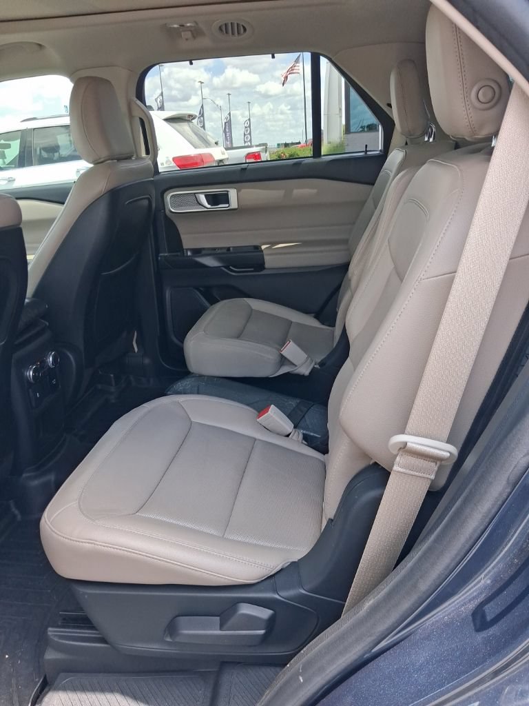 Certified 2020 Ford Explorer Limited RWD image 3