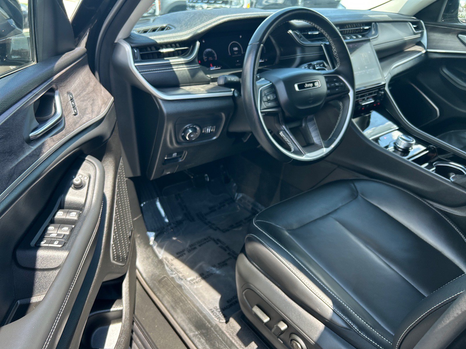 Used 2021 Jeep Grand Cherokee L Limited AWD/4WD image 7