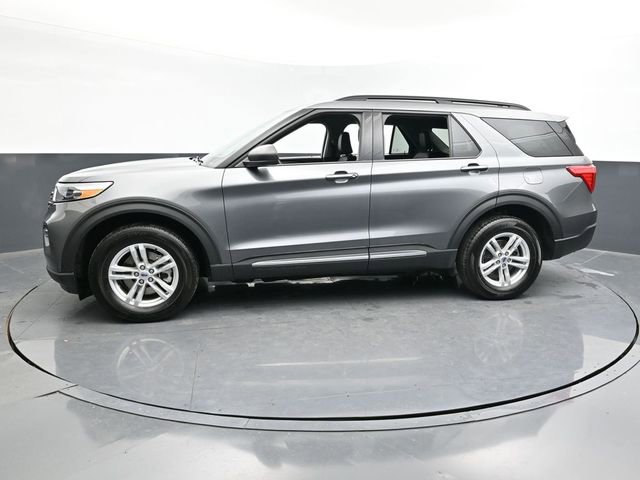 Certified 2022 Ford Explorer XLT w/ Equipment Group 202A image 4