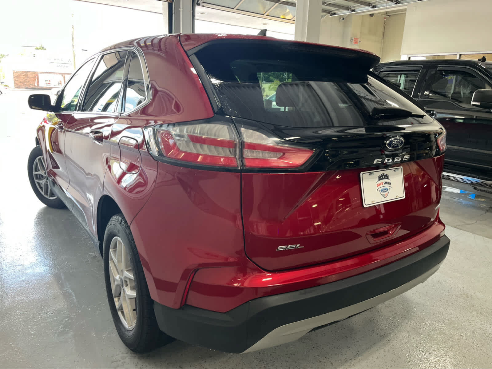 Certified 2024 Ford Edge SEL w/ Convenience Package AWD/4WD image 6