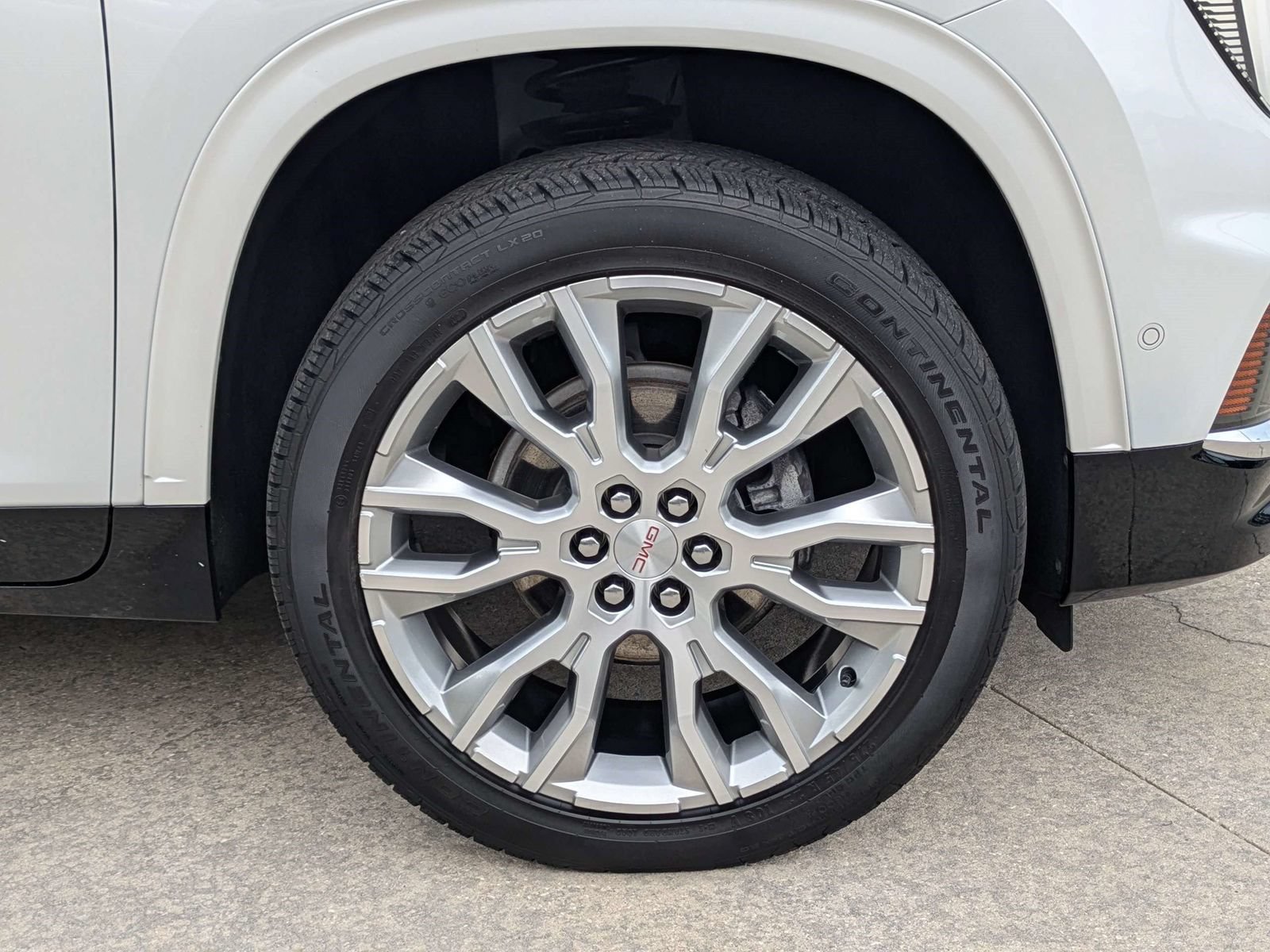 Used 2025 GMC Acadia Denali w/ Super Cruise Package FWD image 7