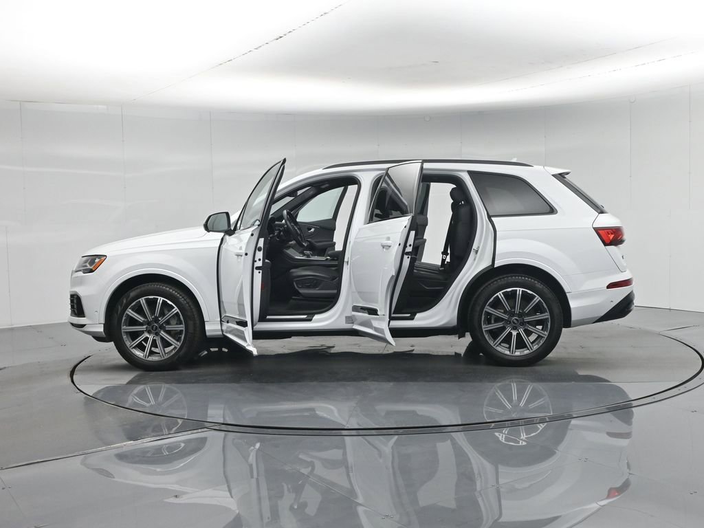 Used 2022 Audi Q7 2.0T Premium Plus w/ Premium Plus Package AWD/4WD image 5