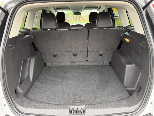 Certified 2019 Ford Escape SE FWD image 37
