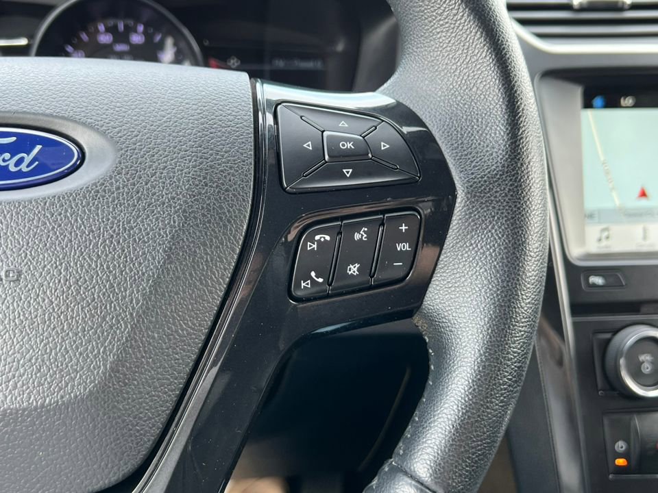 Certified 2018 Ford Explorer XLT w/ Equipment Group 202A AWD/4WD image 19