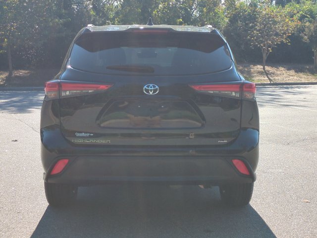 Used 2022 Toyota Highlander XLE FWD image 5