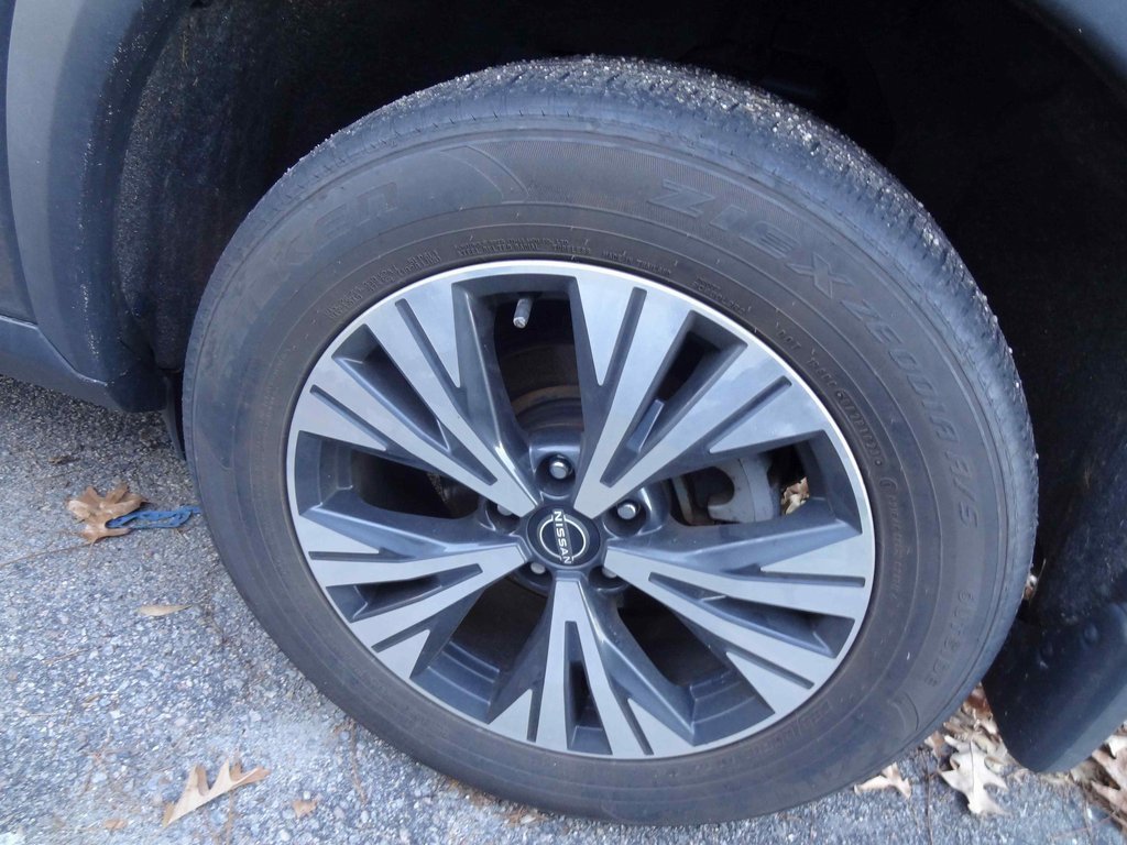 Used 2023 Nissan Rogue SV image 9