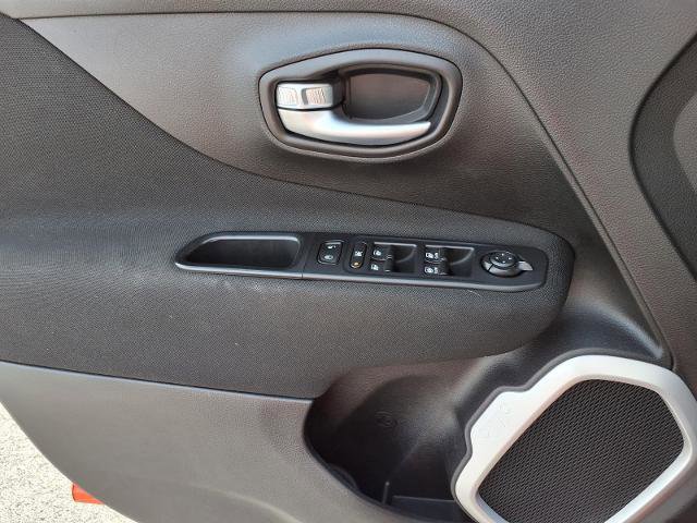 Used 2019 Jeep Renegade Sport image 17