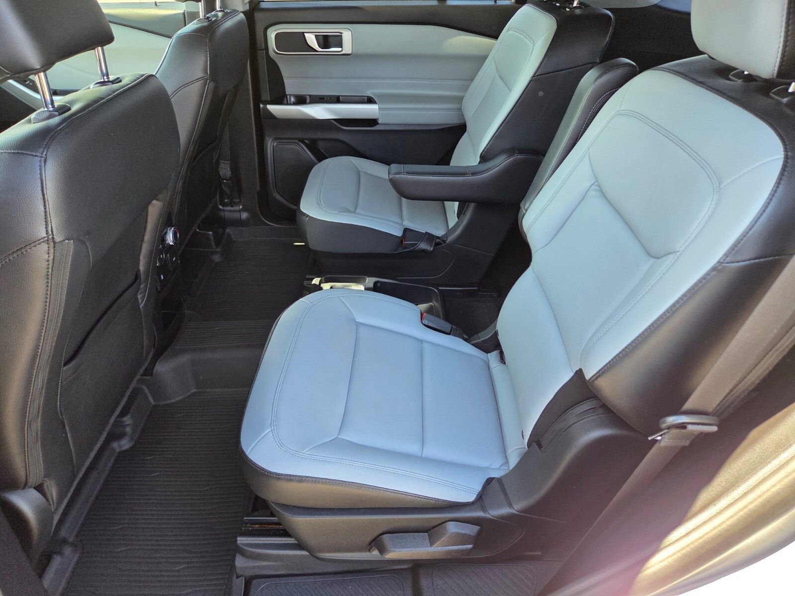 Certified 2021 Ford Explorer XLT w/ Equipment Group 202A image 11