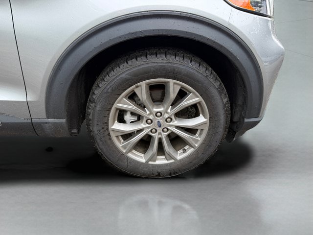 Certified 2022 Ford Explorer XLT w/ Equipment Group 202A AWD/4WD image 28
