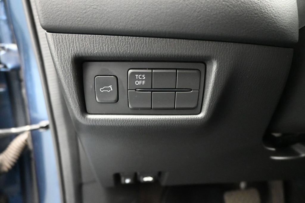 Used 2017 MAZDA CX-5 Touring w/ Preferred Equipment Package FWD image 12