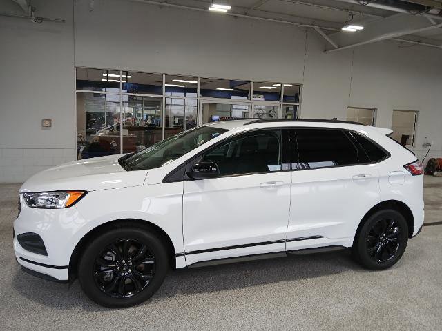 Certified 2022 Ford Edge SE w/ Black Appearance Package image 2