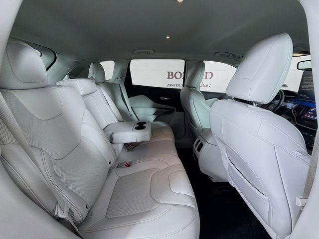 Used 2019 Jeep Cherokee Limited image 30