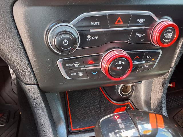 Used 2019 Dodge Charger SXT w/ Leather Interior Group RWD image 13