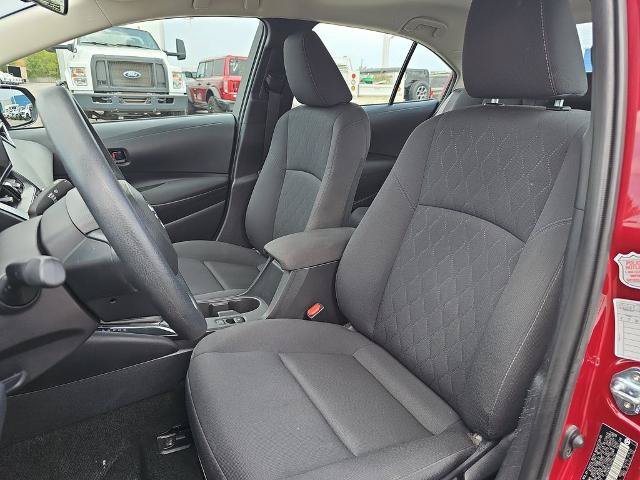Used 2025 Toyota Corolla LE FWD image 15