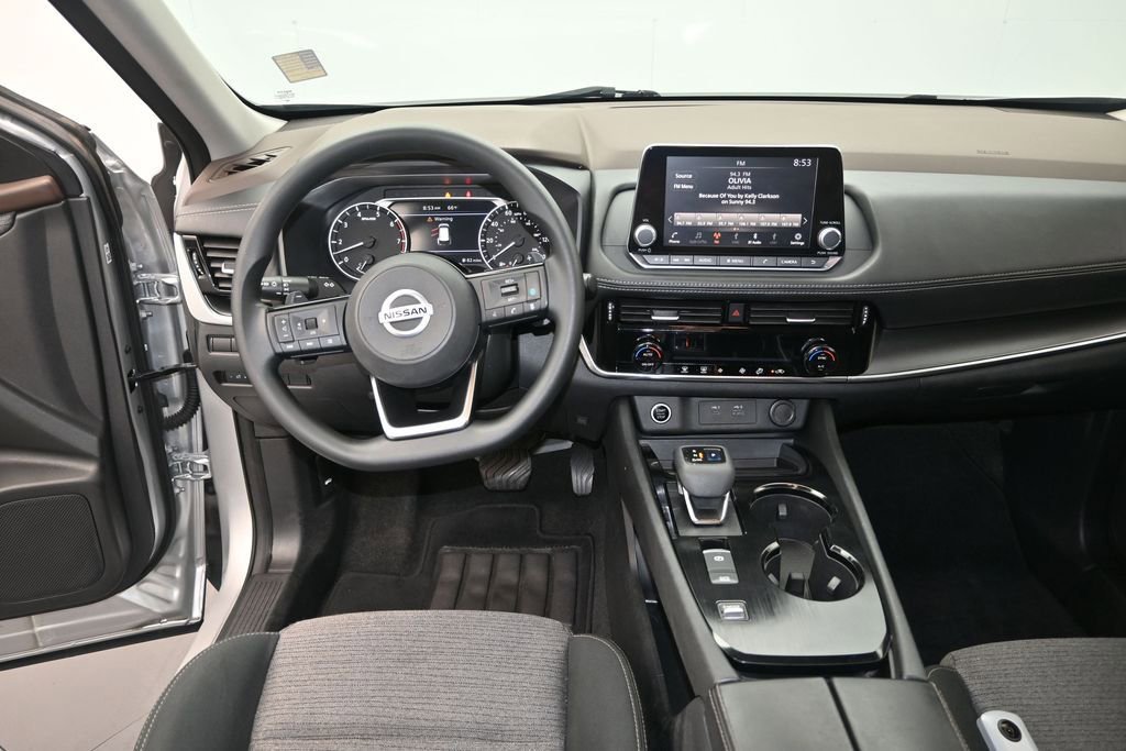Used 2021 Nissan Rogue SV FWD image 16