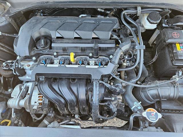 Used 2023 Hyundai Venue SEL FWD image 21
