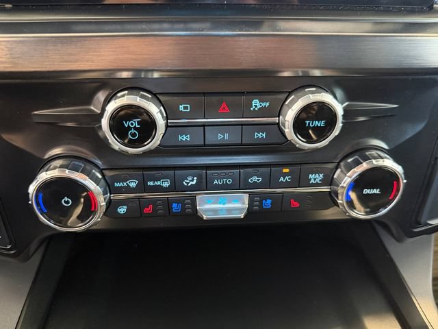 Certified 2025 Ford F450 Lariat w/ FX4 Off-Road Package AWD/4WD image 17