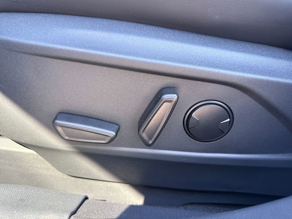 Certified 2025 Ford Mustang Mach-E Select w/ Comfort Package Lite image 24