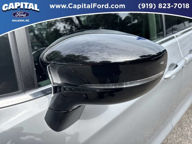Used 2024 Chrysler Pacifica Touring-L FWD image 12