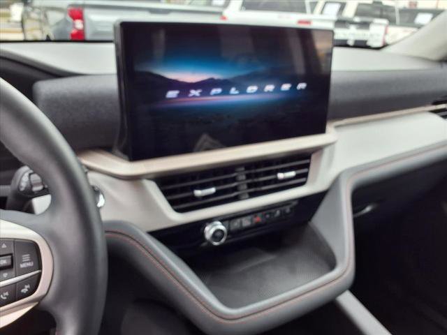 Certified 2025 Ford Explorer Active w/ Active Comfort Package image 11