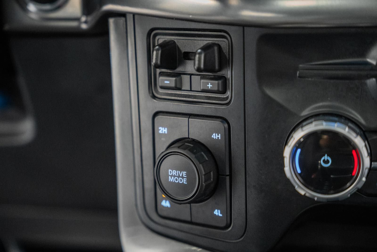 Certified 2023 Ford F150 Lariat w/ Equipment Group 502A High image 34