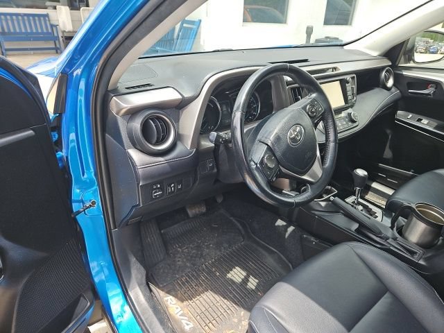 Used 2018 Toyota RAV4 Limited AWD/4WD image 9