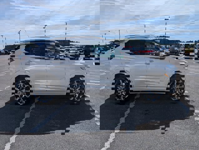 Used 2024 Buick Encore GX Avenir w/ Avenir Convenience Package image 2